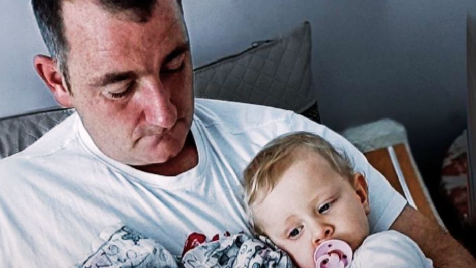 Zostawił córkę na rok, by ratować jej życie. 1,5-roczna Nadia wciąż potrzebuje pomocy