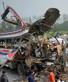 Zamach bombowy na autobus w Pakistanie