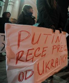 Pikieta przed ambasadą Rosji w Warszawie