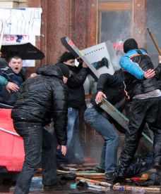 Demonstracje i starcia na wschodzie Ukrainy