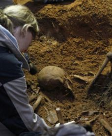 Kolejne szczątki ofiar z białostockiego aresztu