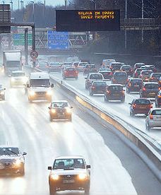 Zima utrudnia życie kierowcom