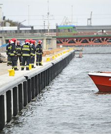 Mężczyzna wpadł do Odry w Szczecinie