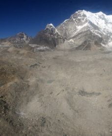 Czarny śnieg zagraża ludzkości