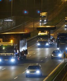 Transport elementów do odbudowy Mostu Łazienkowskiego