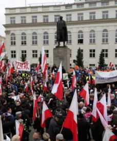 Marsz w Obronie Demokracji i Wolności Mediów na ulicach Warszawy