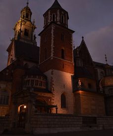 Rozpoczyna się ekshumacja ciał pary prezydenckiej na Wawelu