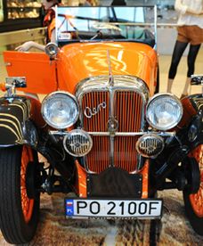 Wystawa zabytkowych samochodów