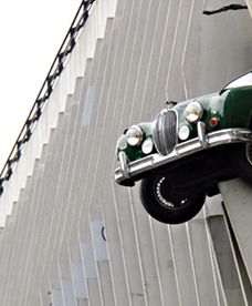 Zadziwia przechodniów