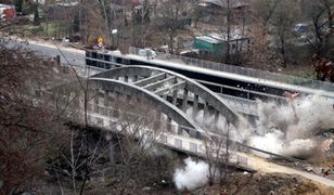 Zdetonowali 80-letni most