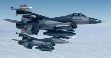 Amerykańskie F-16 nad Polską