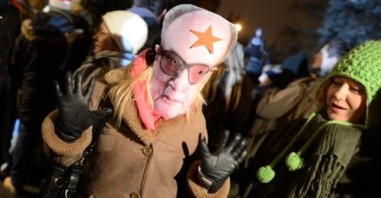 Manifestacja przed domem generała Wojciecha Jaruzelskiego