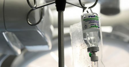 Mężczyzna urodził się bez penisa. Przeszedł operację dzięki której może doznać erekcji, wciskając guzik