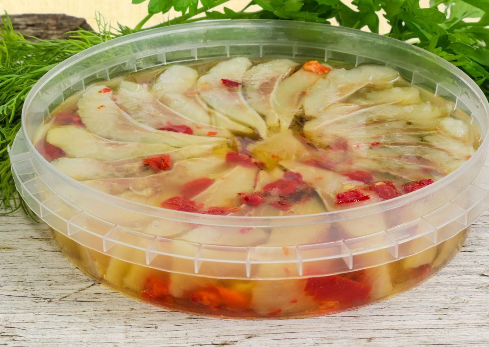 GIS ostrzega: Spożycie śledzi a'la matias może skutkować listeriozą 