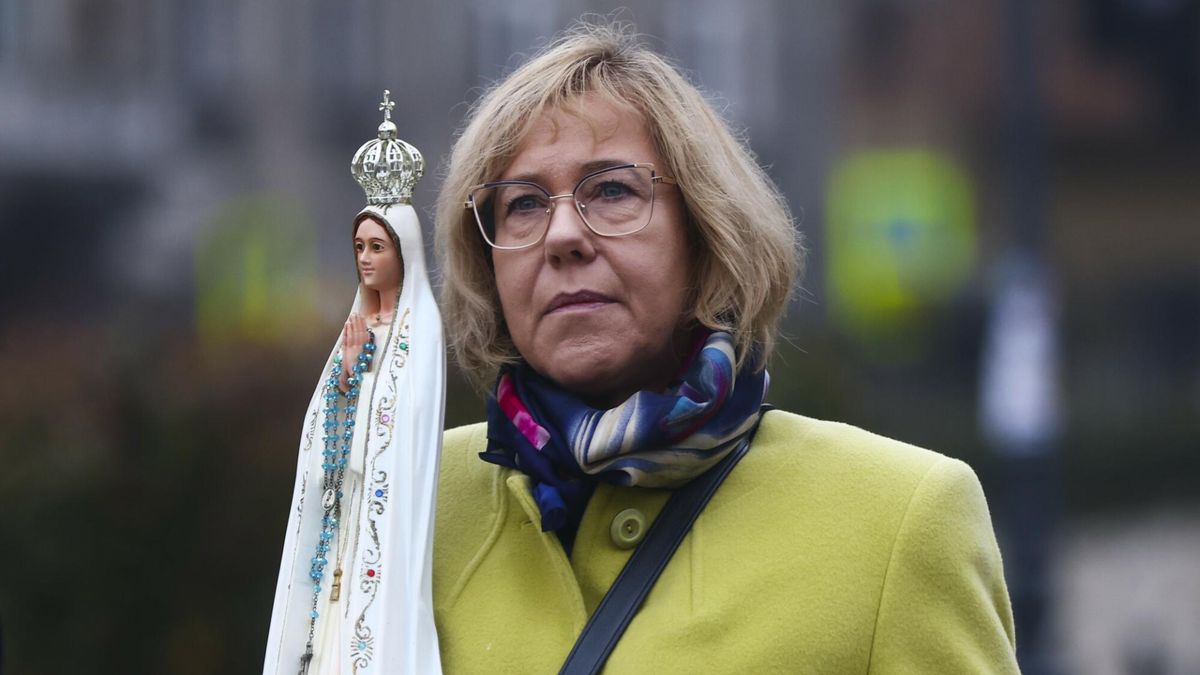 Kurator Nowak straci odznakę za zasługi dla dzieci? "Medal ten to nie jest broszka"