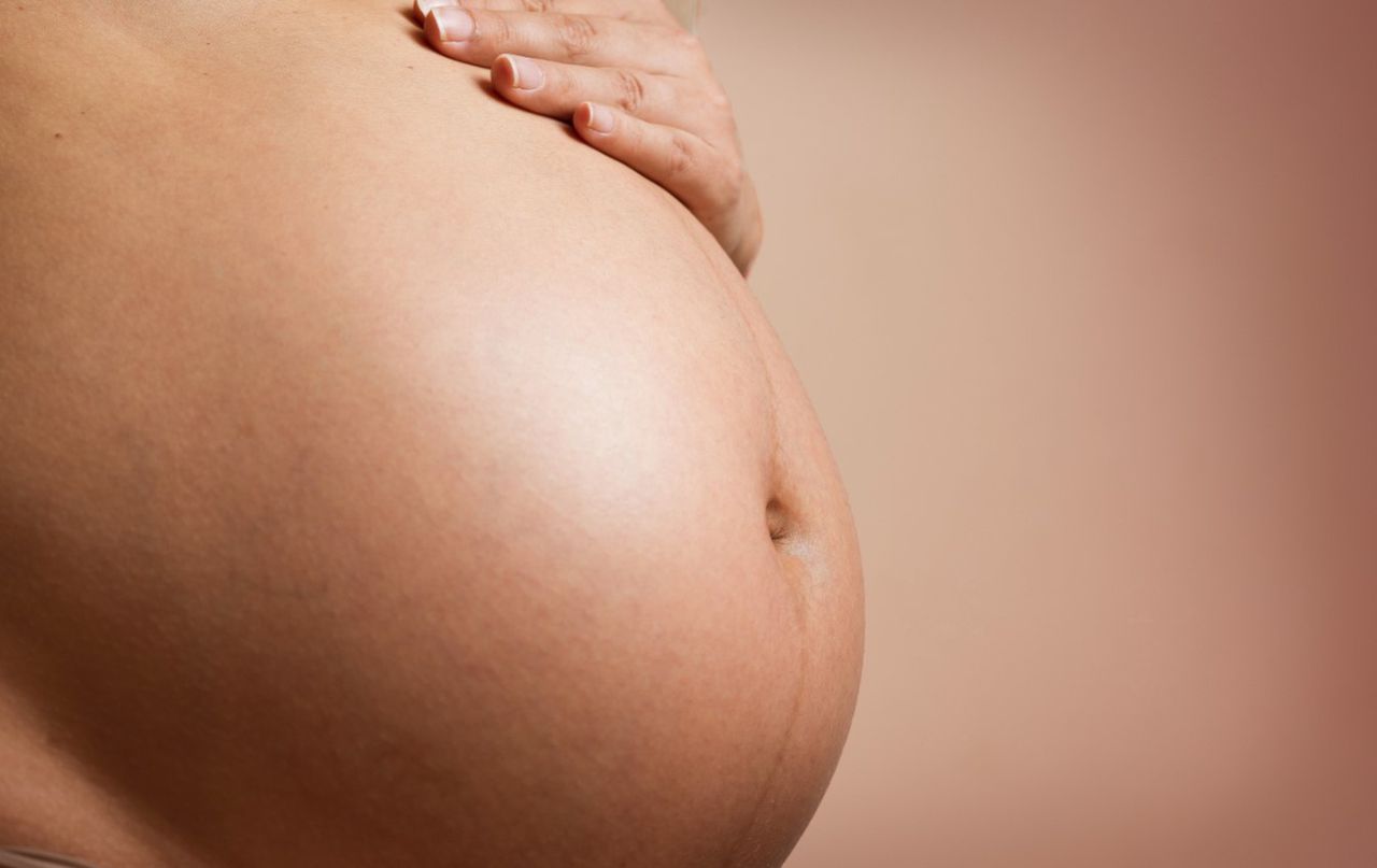 Krwawienie przed porodem - charakterystyka, najczęstsze przyczyny, objawy zbliżającego się porodu