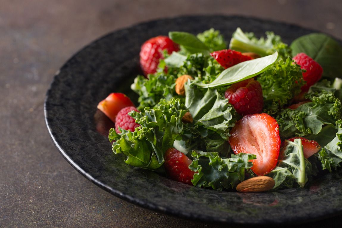 Truskawki, szpinak i jarmuż są najbardziej skażone pestycydami