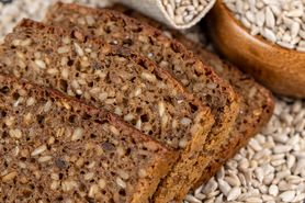 Chleb zmieniający życie zrobisz w 3 minuty. Wspiera serce, reguluje poziom cholesterolu