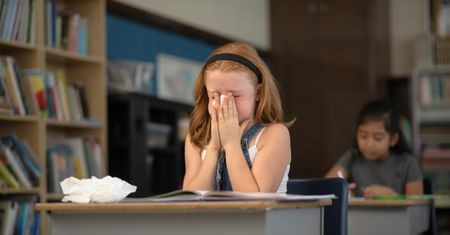 Czy dziecko z katarem może iść do przedszkola? Ta odpowiedź zaskoczy wielu rodziców