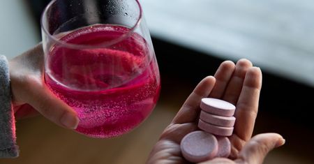 Suplementacja witaminy C? Zanim po nią sięgniesz, sprawdź czy to ma sens