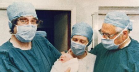 In vitro. Pierwsze "dziecko z probówki" obchodzi 43. urodziny. Co słychać u Louise Joy Brown?