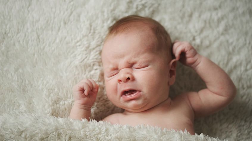 Kaszel u noworodka – co robić?