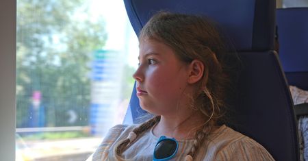 Kontrowersyjny sposób na chorobę lokomocyjną. Lekarka komentuje