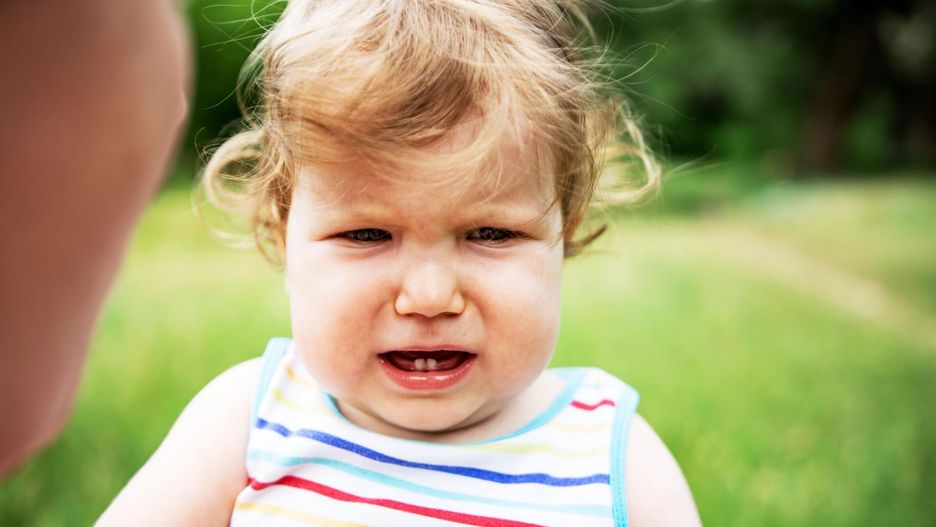 Zaburza rozwój mózgu dziecka. Przestroga dla każdego rodzica