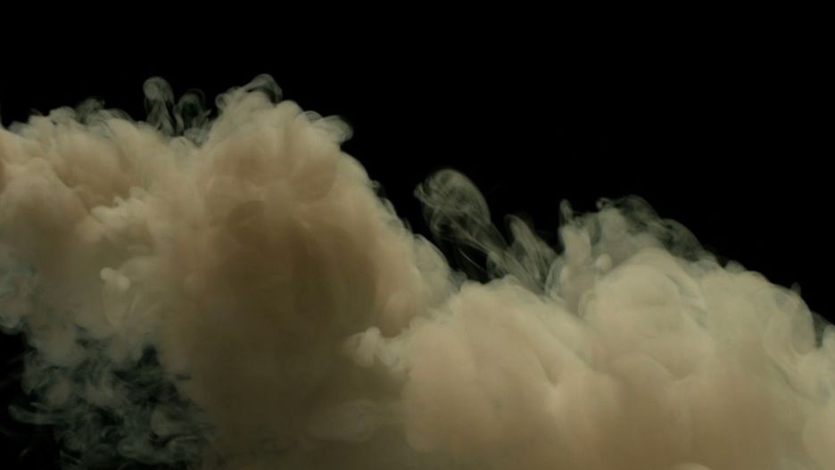 Dym powstały ze spalania plastiku jest dużo groźniejszy od smogu