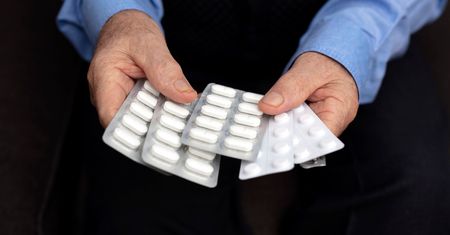 Tyle magnezu powinniśmy przyjmować. Aktualne normy i objawy przedawkowania