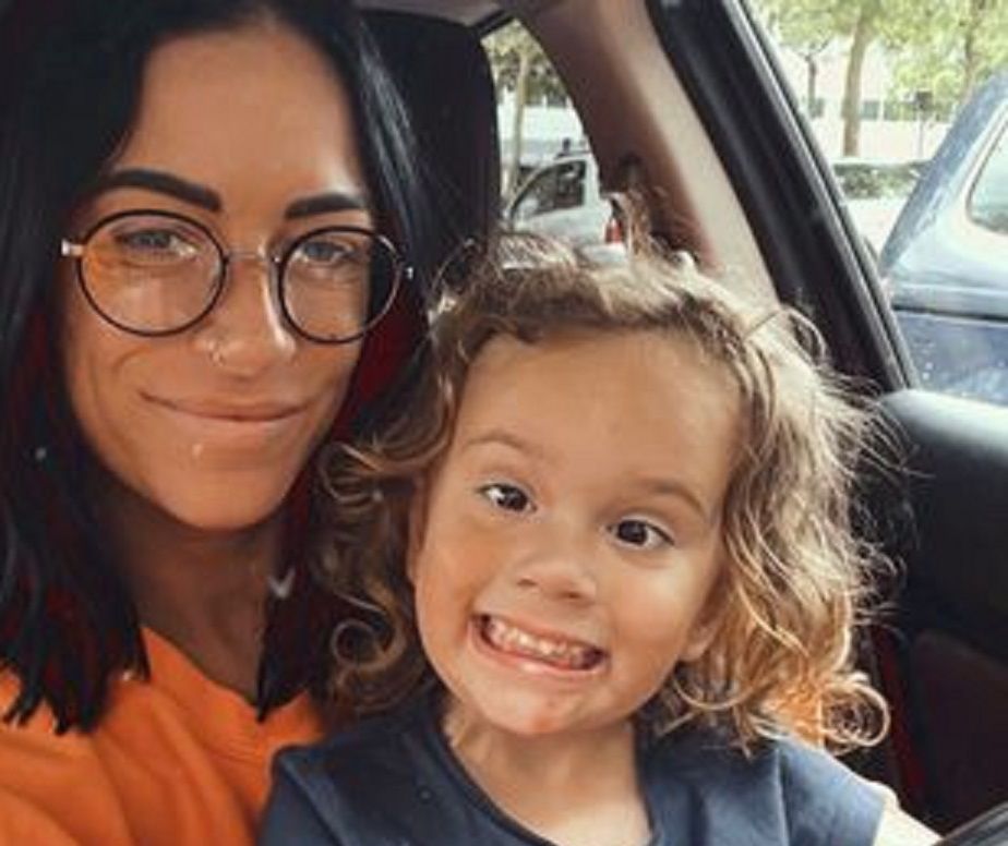 Emma czuje się zdyskryminowana. Nie została wpuszczona do restauracji