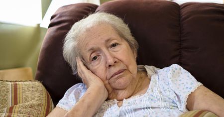 Niewielka cząsteczka może pomóc w walce z chorobą Alzheimera. Odkrycia są obiecujące