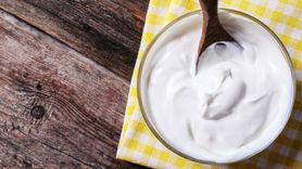 Zobacz, na co zwracać uwagę wybierając jogurt naturalny (WIDEO)
