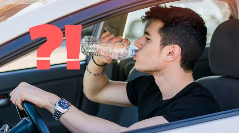 Jakich przedmiotów nie powinniśmy zostawiać w samochodzie podczas upałów?