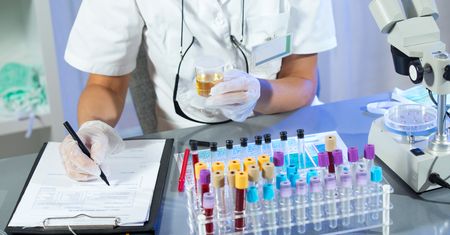 Escherichia coli w moczu – czym są, jakie powodują objawy zatrucia, zakażenie