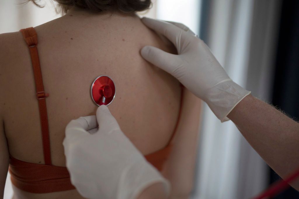 Pierwszym objawem może być zmęczenie czy nawracające infekcje