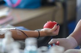 Upuszczanie krwi – na czym polega i jakie są wskazania?