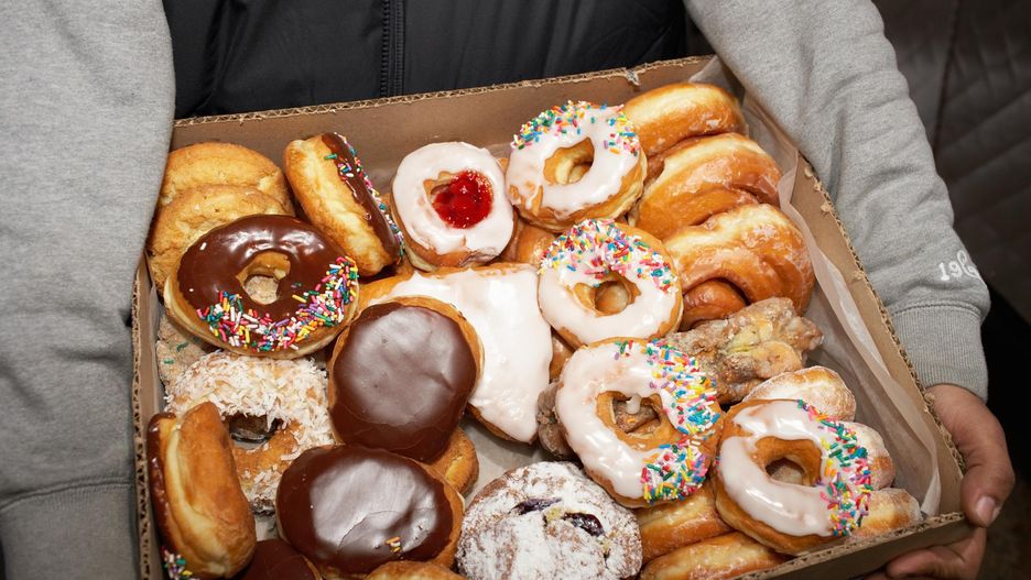 Ile pączków można zjeść? Dietetyk wyjaśnia