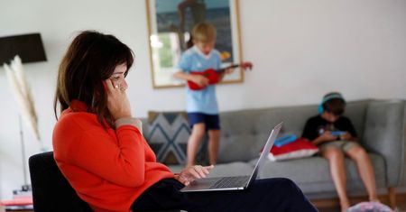 Naukowcy zbadali pracujących zdalnie: stres, zmęczenie, wydłużony czas pracy