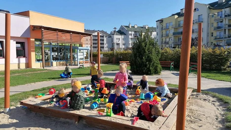 Wstrząsający eksperyment w przedszkolu. Dzieci zaufały obcemu