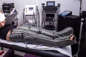 Presoterapia (masaż kompresyjny) - wskazania medyczne i estetyczne, przeciwwskazania, działanie
