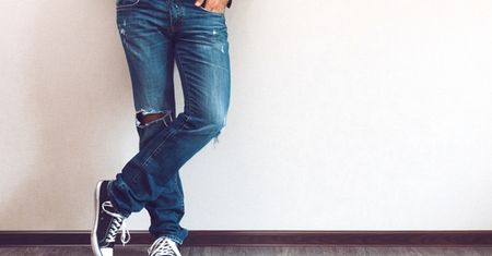 Jeansy męskie, w których każdy mężczyzna będzie wyglądał dobrze