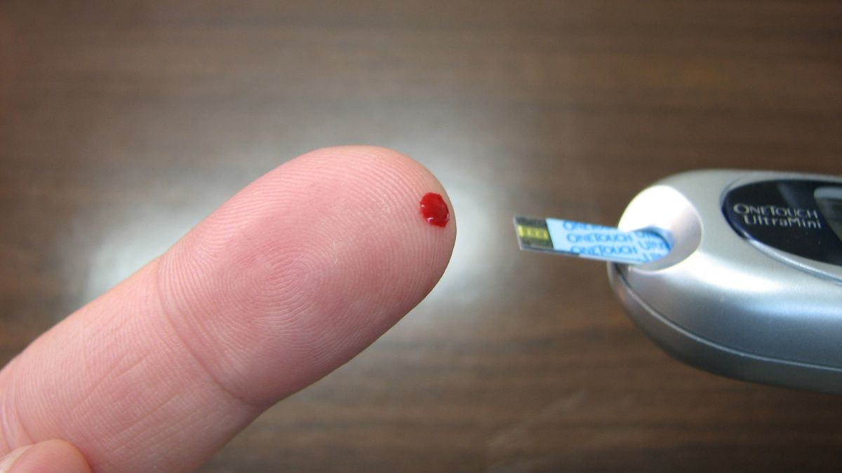 Cukrzyca – te objawy pojawiają się o poranku. Chorzy często je bagatelizują