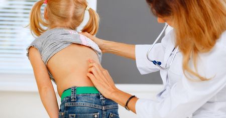 Skolioza - rodzaje, diagnostyka, leczenie i ćwiczenia