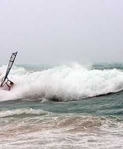 Huragan Bill traci impet