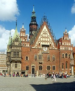 Wrocławski rynek ewakuowany po telefonie o bombie