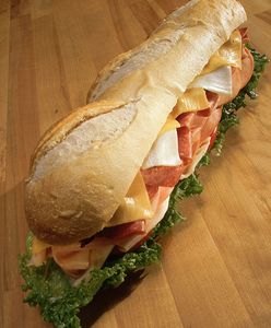 Koniec darmowych kanapek w samolotach