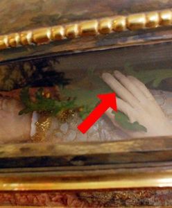 Święty podnosi palec. Będzie koniec świata?