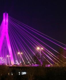 Warszawa świeci na różowo