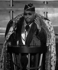 Znany piosenkarz zmarł na lotnisku w Amsterdamie